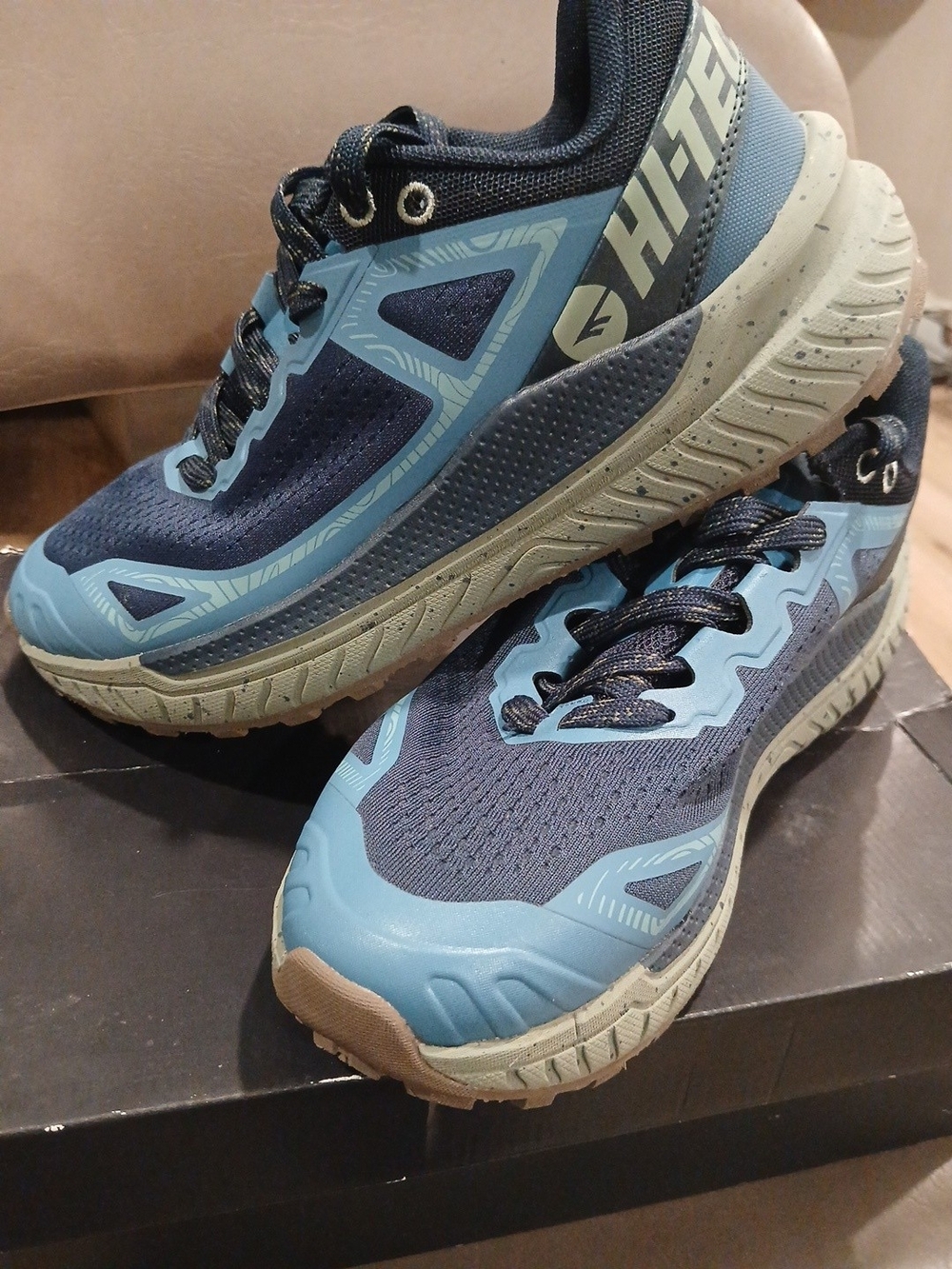 Sz 8 HikeX Men's Navy and Light Blue Trail Running Shoes